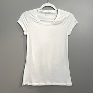 Stretchy Scoop Neck Tee - XS